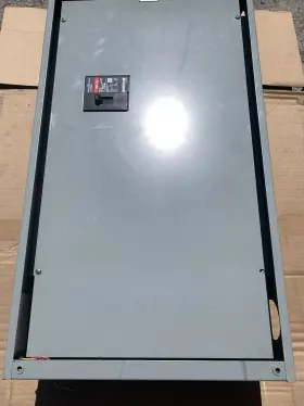 071011 Briggs & Stratton And 200 Amp Transfer Switch - Service Entrance Rated