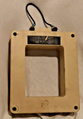 302-1943-05 Cummins Onan Current Transformer 2500 5 Cat. 560-252 Ct Instrument