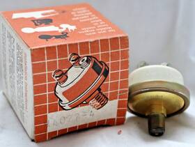 Hobbs M4077-4 Stewart-warner M4077 4v Vacuum Switch Sensor Contact Sender Press