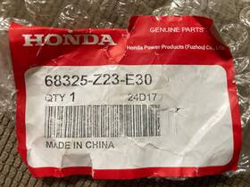 Honda 68325-z23-e30 New Genuine Rubber Lower