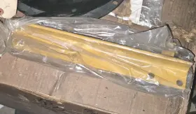6151-71-8530 Komatsu Adapter Bracket Onan 186-1432