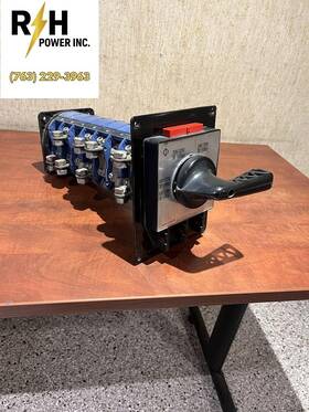 Kraus & Naimer C150d2re 240 Amp 600vac And C315 Voltage Selector Switch From Cummins